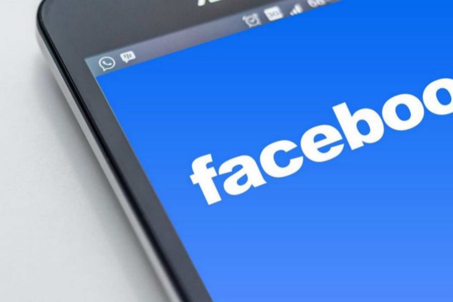 当前Facebook上的热门话题和趋势